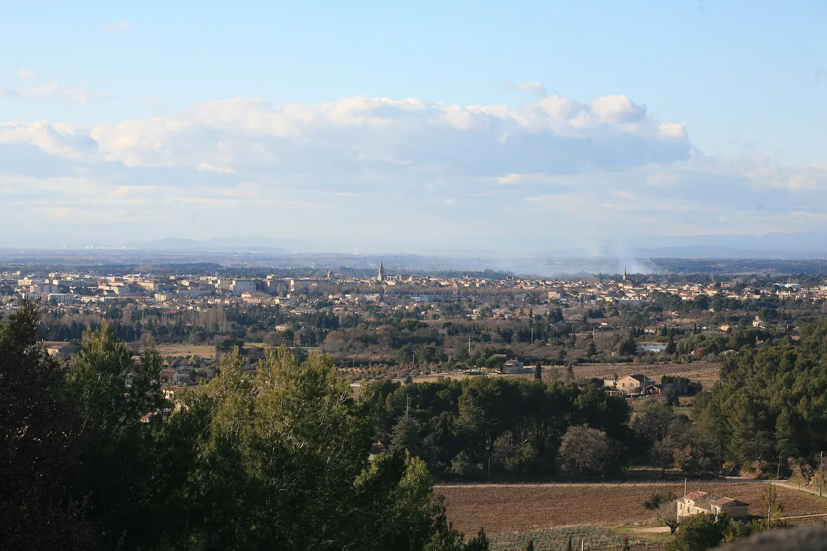 Panorama de Carpentras et de la plaine du Comtat, dans le Vaucluse