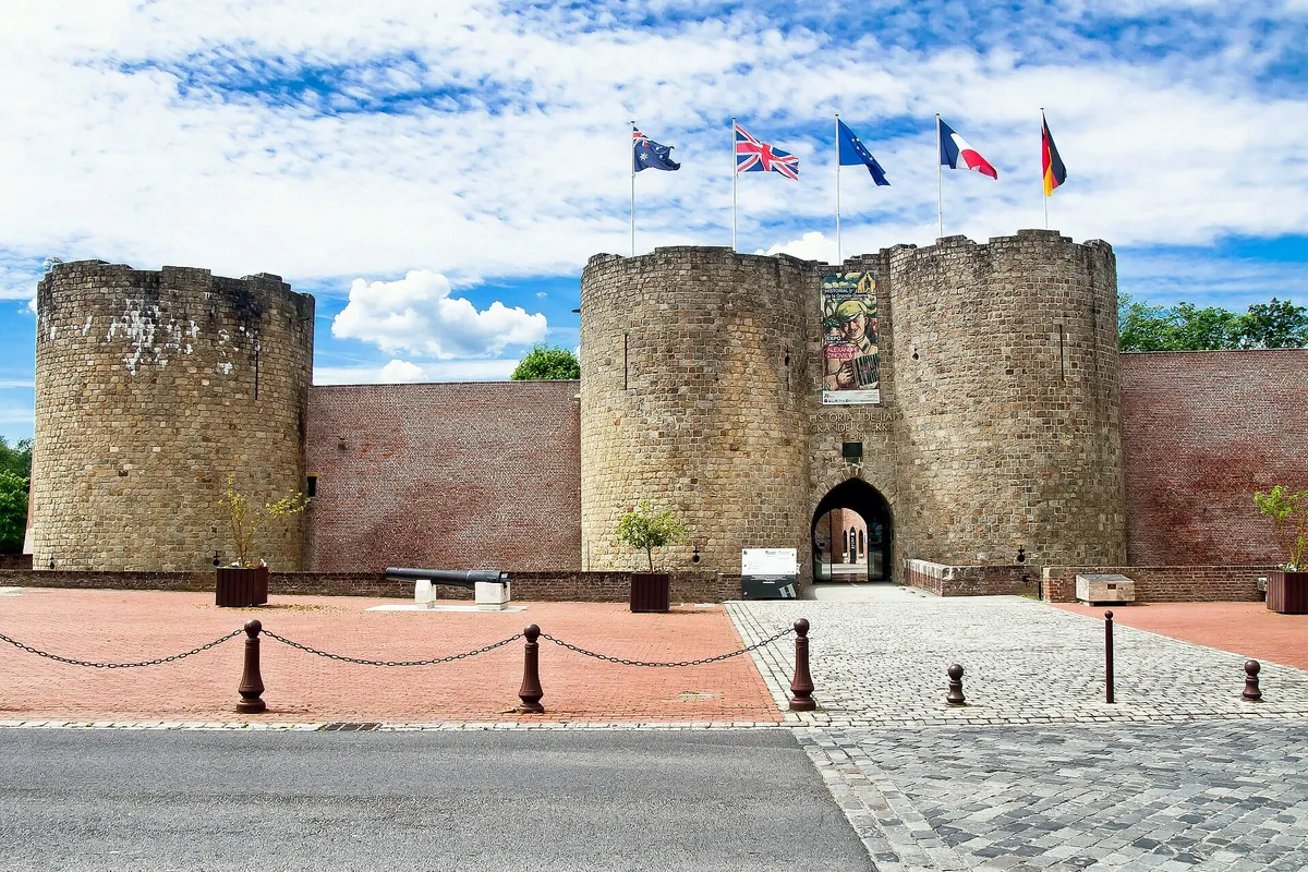 Les tours médiévales du château de Péronne, qui abrite l'Historial de la Grande Guerre, dans la Somme